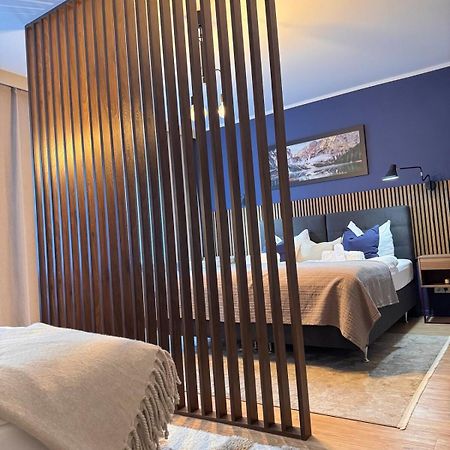 Zentrale Wohnung Direkt Am Hauptbahnhof - Bismarck Düsseldorf Buitenkant foto