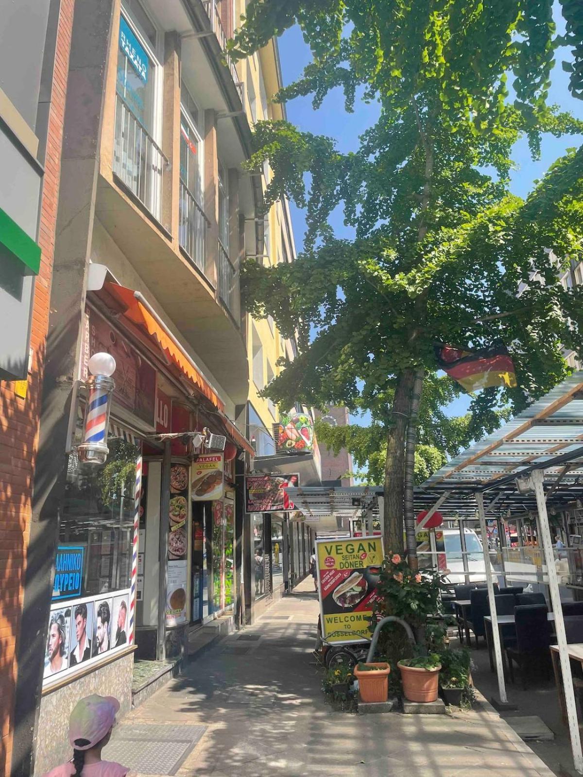 Zentrale Wohnung Direkt Am Hauptbahnhof - Bismarck Düsseldorf Buitenkant foto