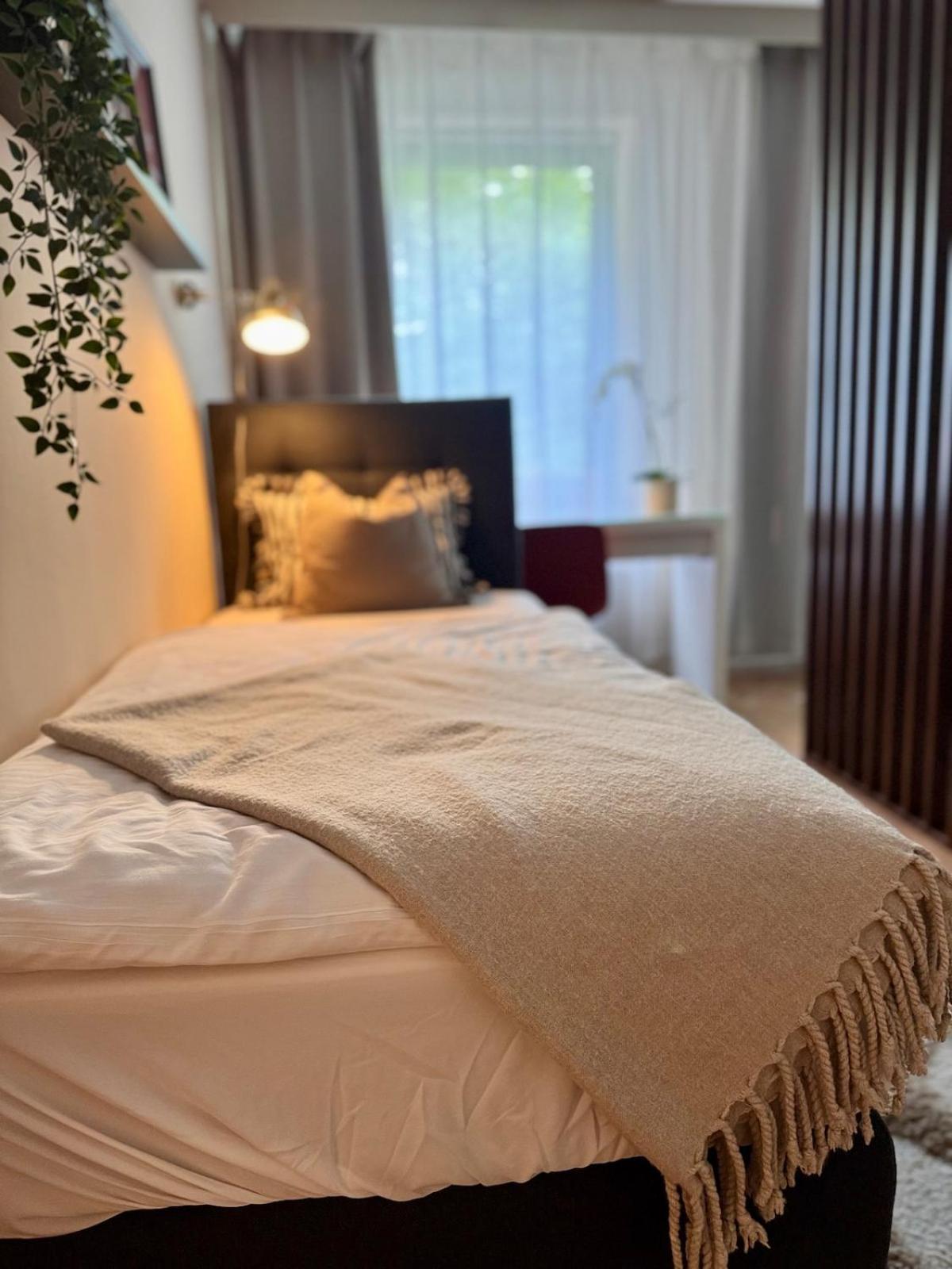 Zentrale Wohnung Direkt Am Hauptbahnhof - Bismarck Düsseldorf Buitenkant foto