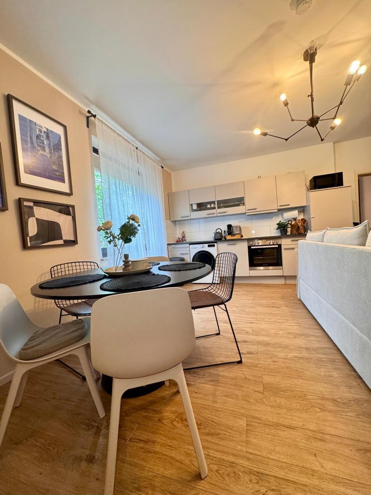 Zentrale Wohnung Direkt Am Hauptbahnhof - Bismarck Düsseldorf Buitenkant foto