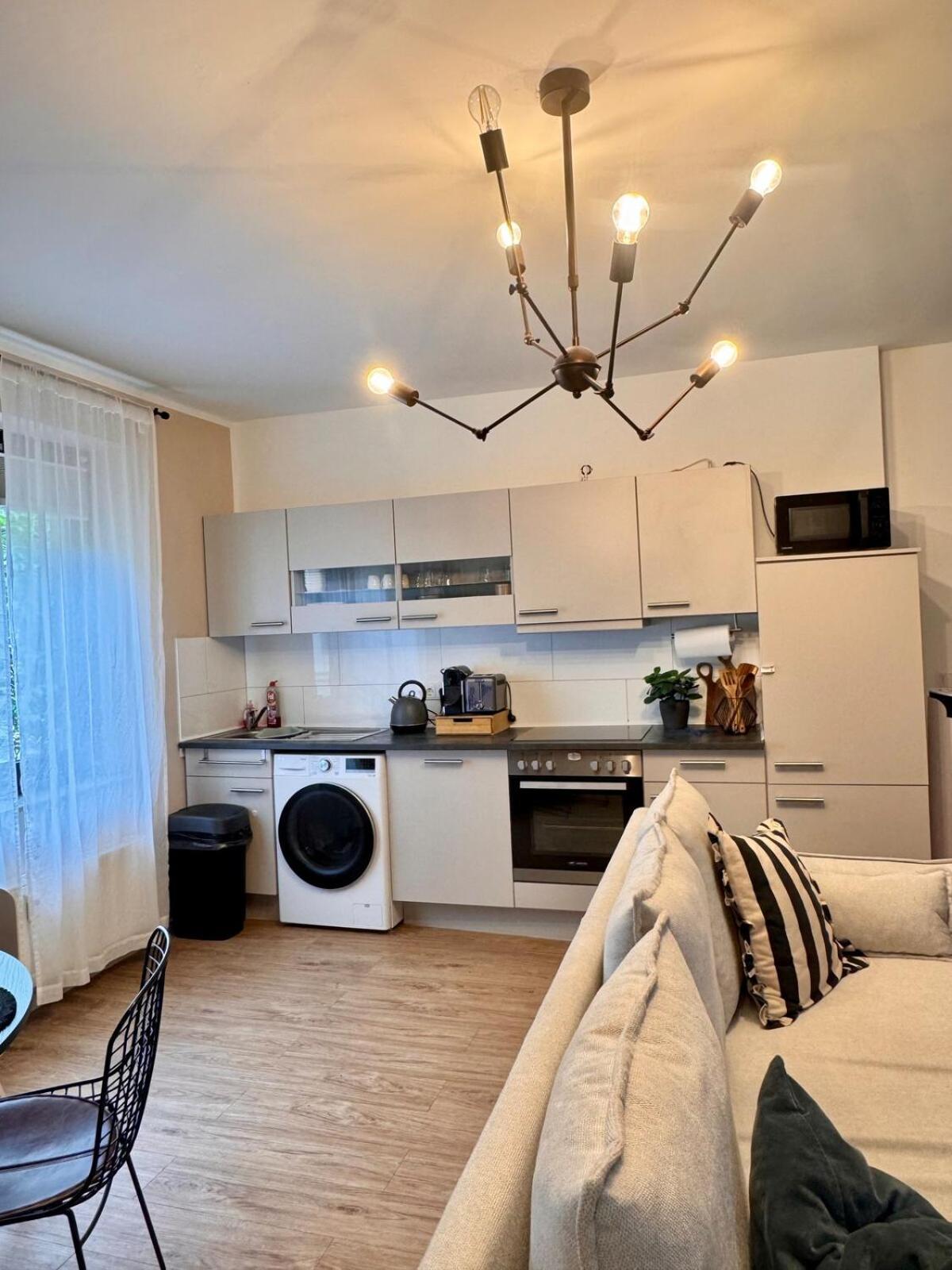 Zentrale Wohnung Direkt Am Hauptbahnhof - Bismarck Düsseldorf Buitenkant foto