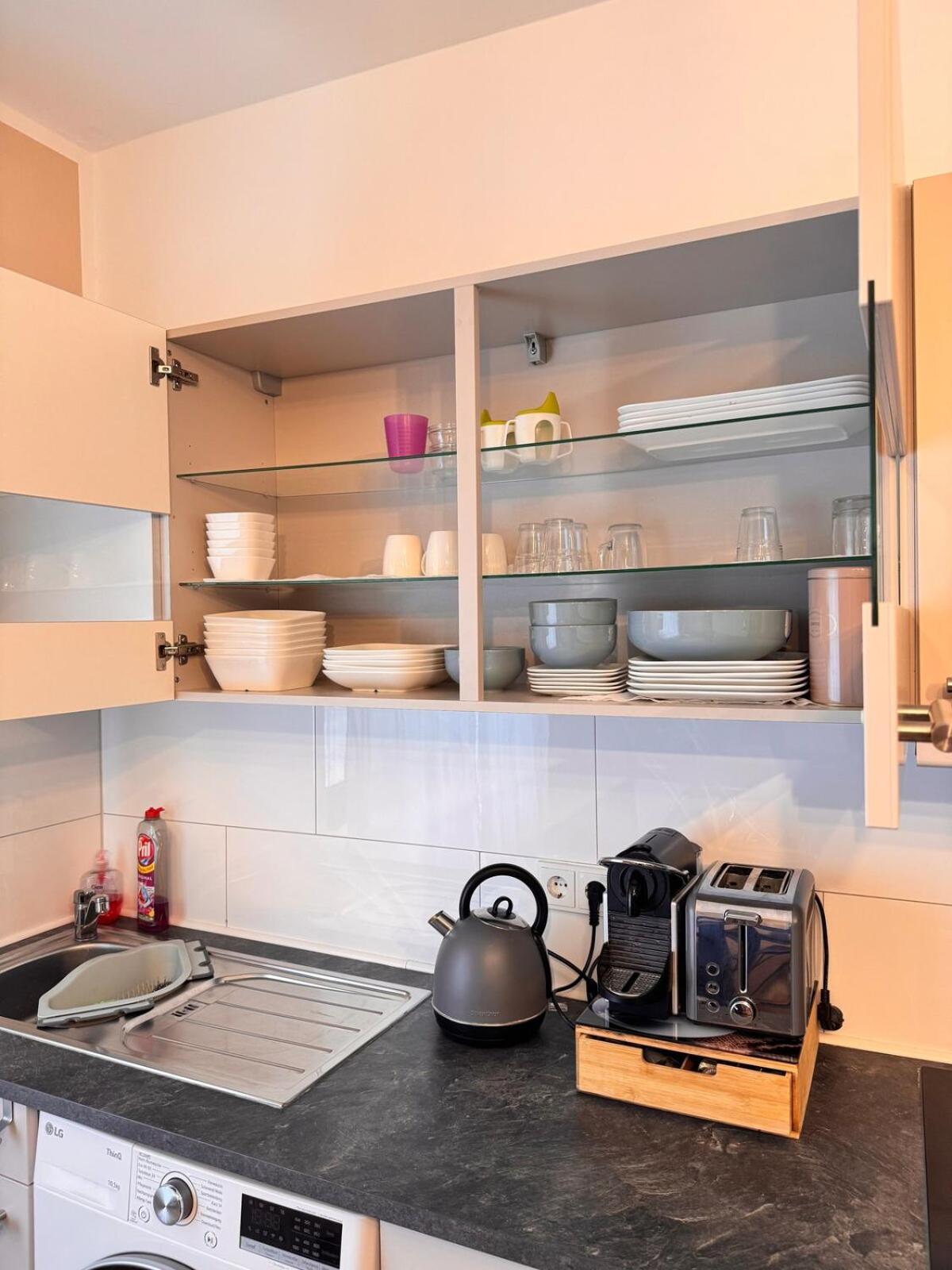 Zentrale Wohnung Direkt Am Hauptbahnhof - Bismarck Düsseldorf Buitenkant foto
