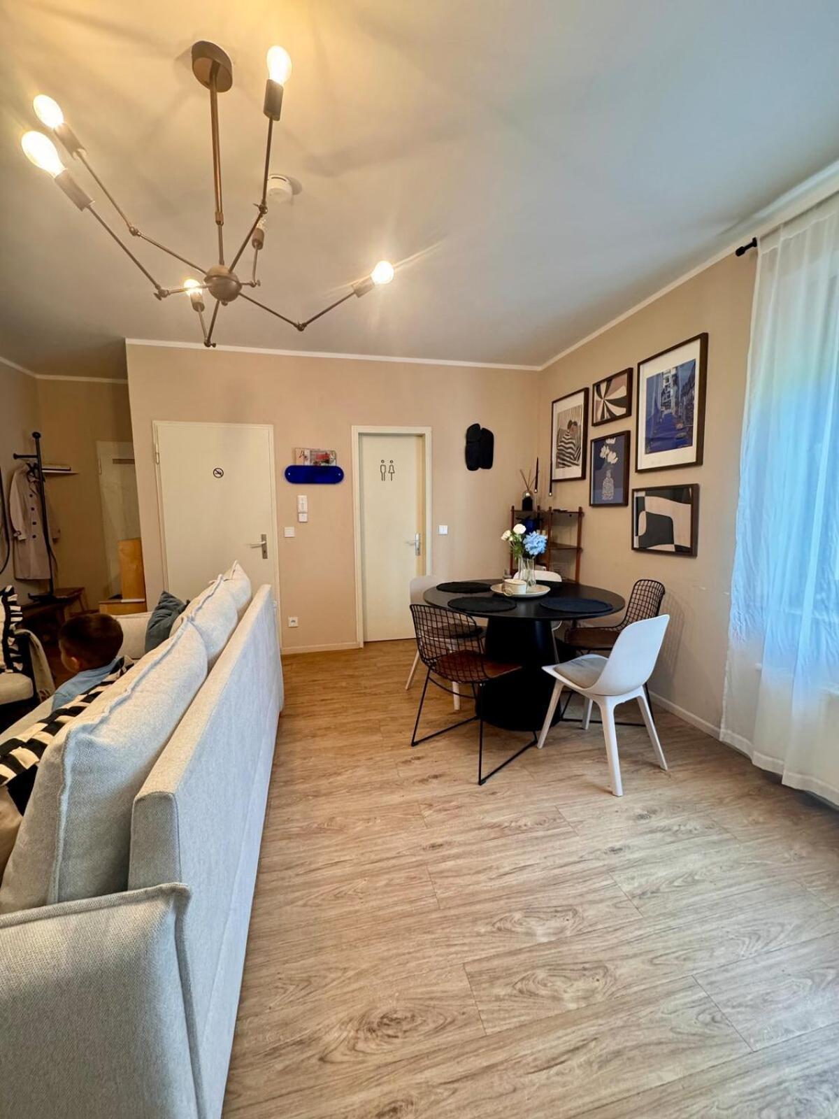 Zentrale Wohnung Direkt Am Hauptbahnhof - Bismarck Düsseldorf Buitenkant foto